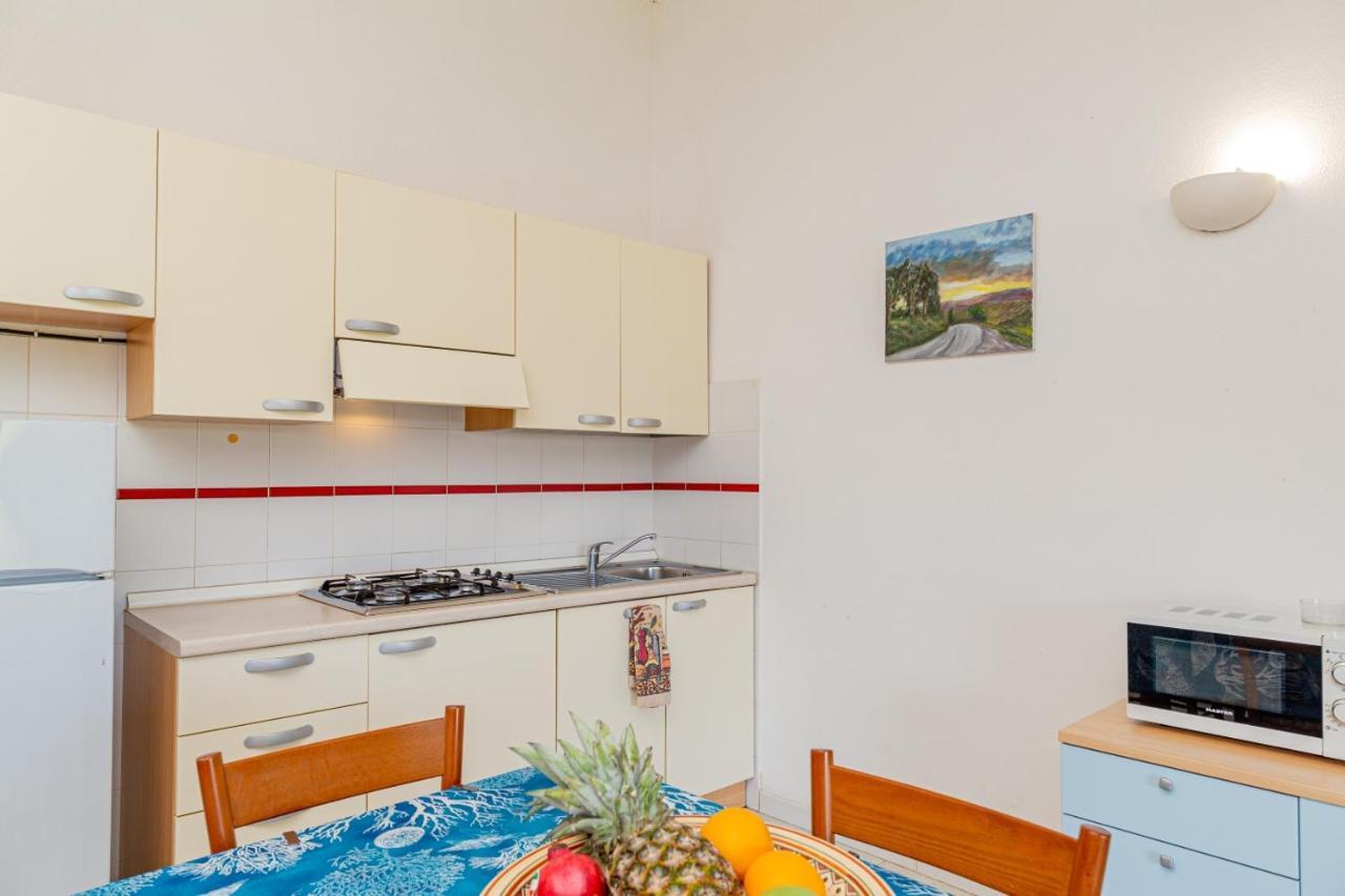 Appartamento Trilocale Le Canne 6 Posti Letto Con Giardino 圣特奥多罗 外观 照片